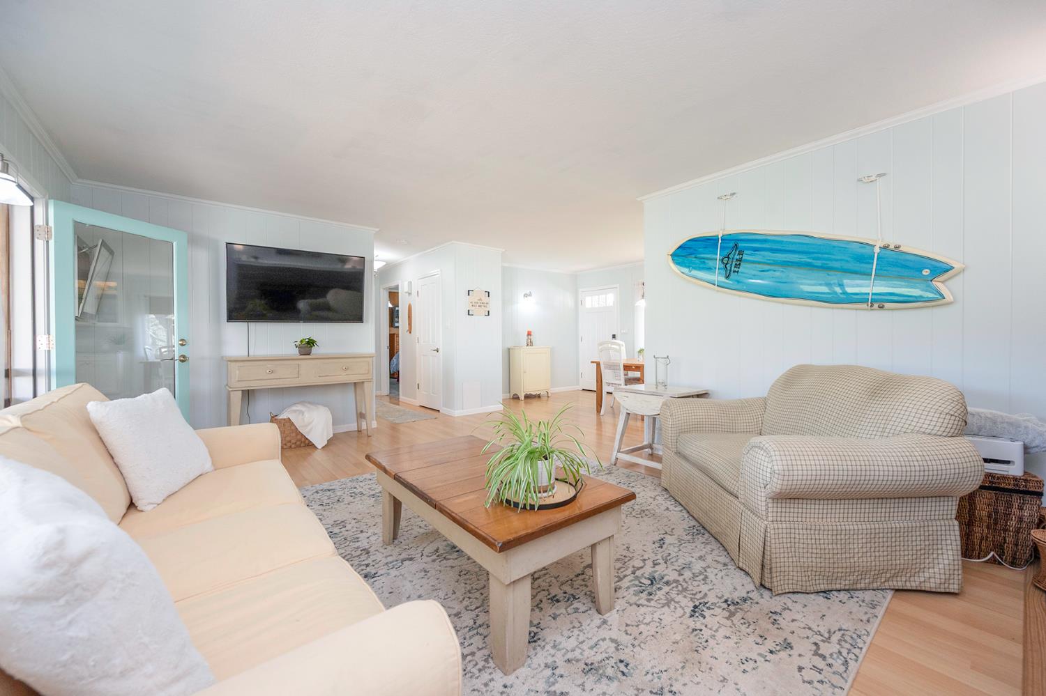 524 Williams Street Murphys, CA 95247 - Photo 25 of 64 a living room with furniture and a flat screen tv