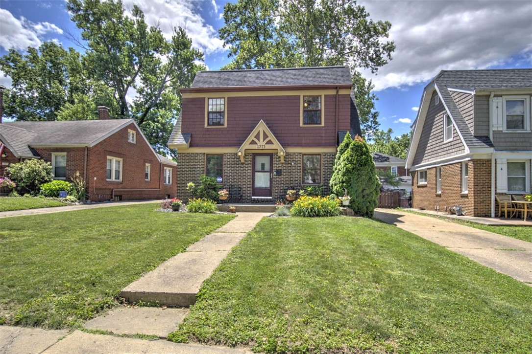 1975 West Forest Avenue Decatur, IL 62522 - Photo 1 of 29