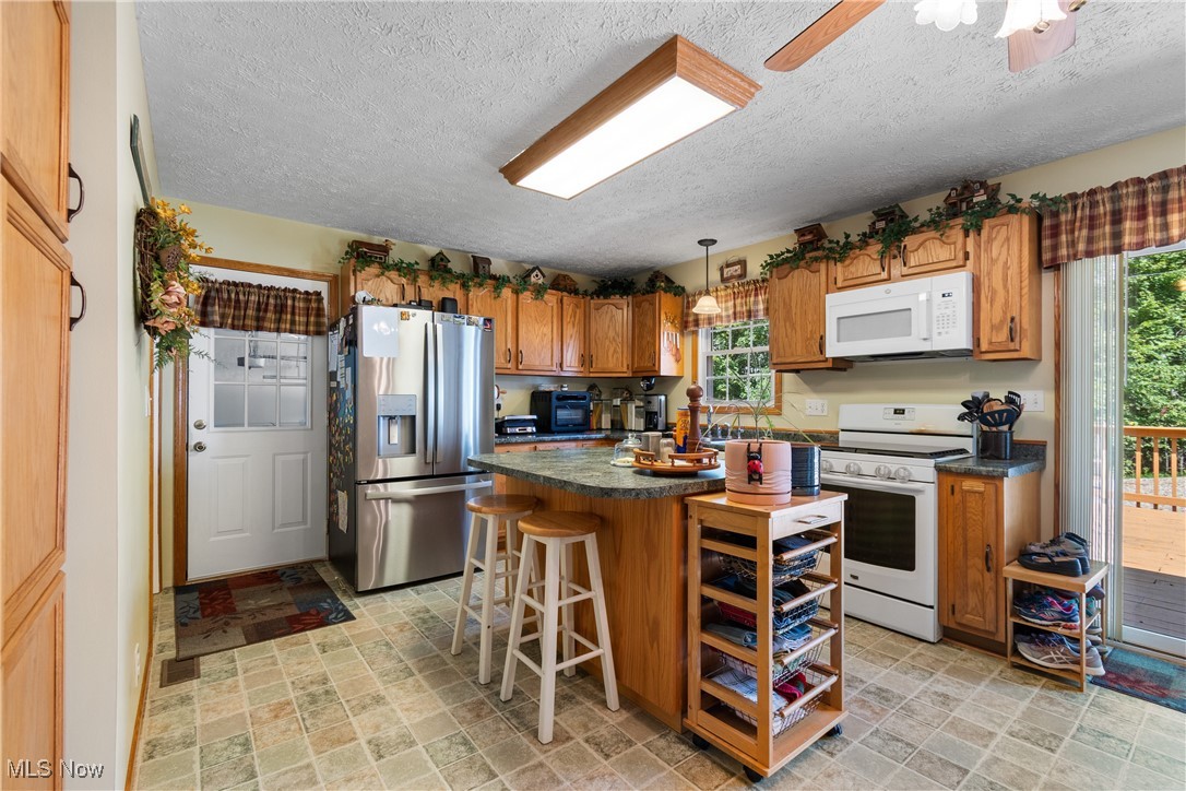 9375 Ridge Road Southeast Uhrichsville, OH 44683 - Photo 13 of 44