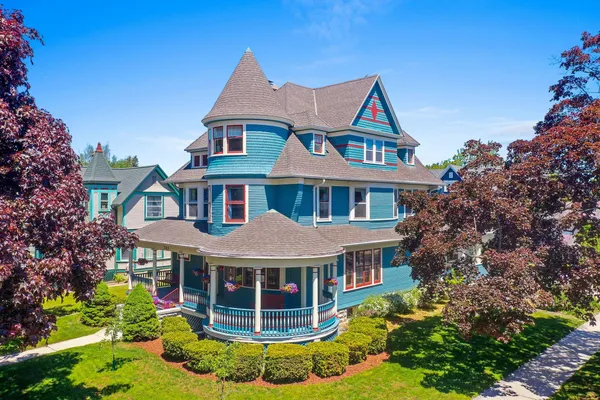 $524,900 | 703 North 6th Street, Manitowoc, WI 54220