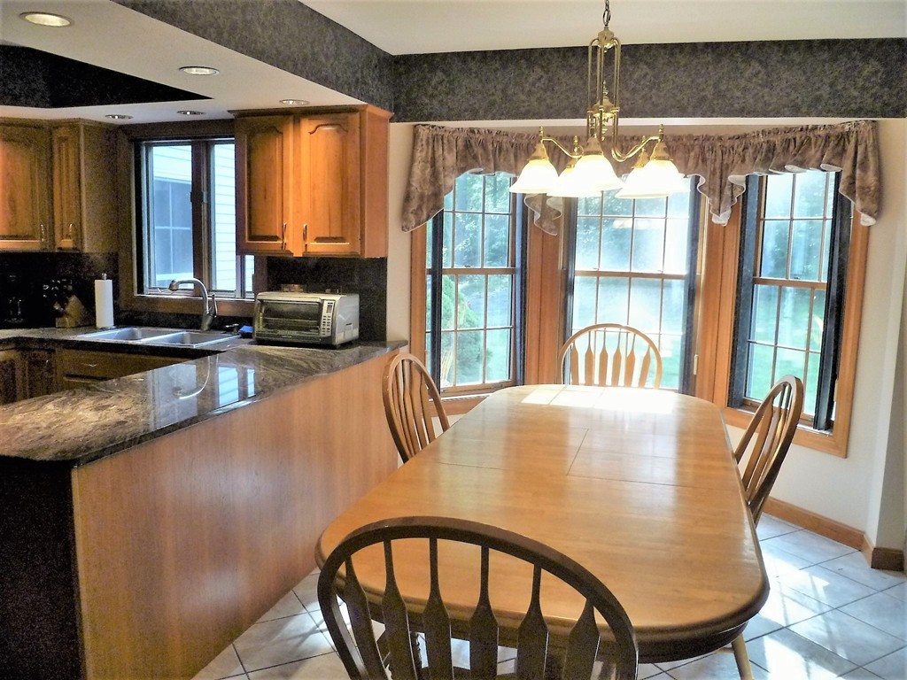 44 Montgomery Road Southampton, MA 01073 - Photo 5 of 30 Gallery Image 5