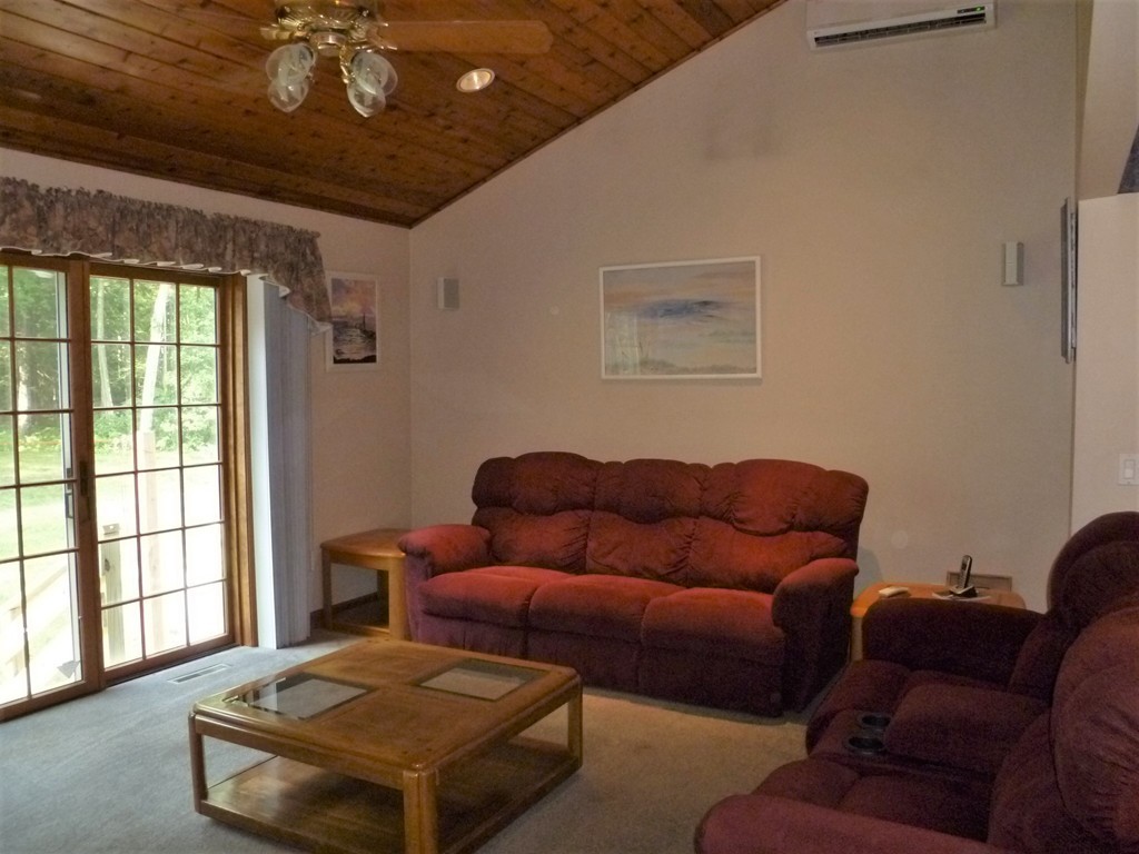 44 Montgomery Road Southampton, MA 01073 - Photo 6 of 30 Gallery Image 6