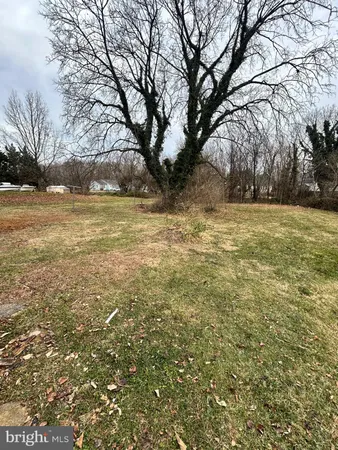 $1,650 | 136 Locust Avenue, Winchester, VA 22601