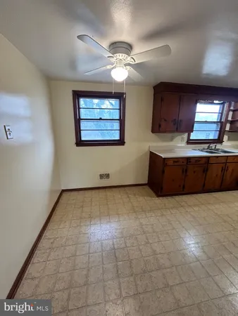 $1,650 | 136 Locust Avenue, Winchester, VA 22601