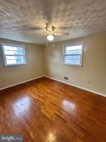 $1,800 | 136 Locust Avenue, Winchester, VA 22601