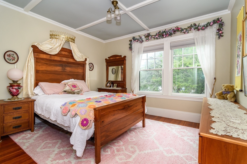 18 Eaton Court Wellesley, MA 02481 - Photo 15 of 27