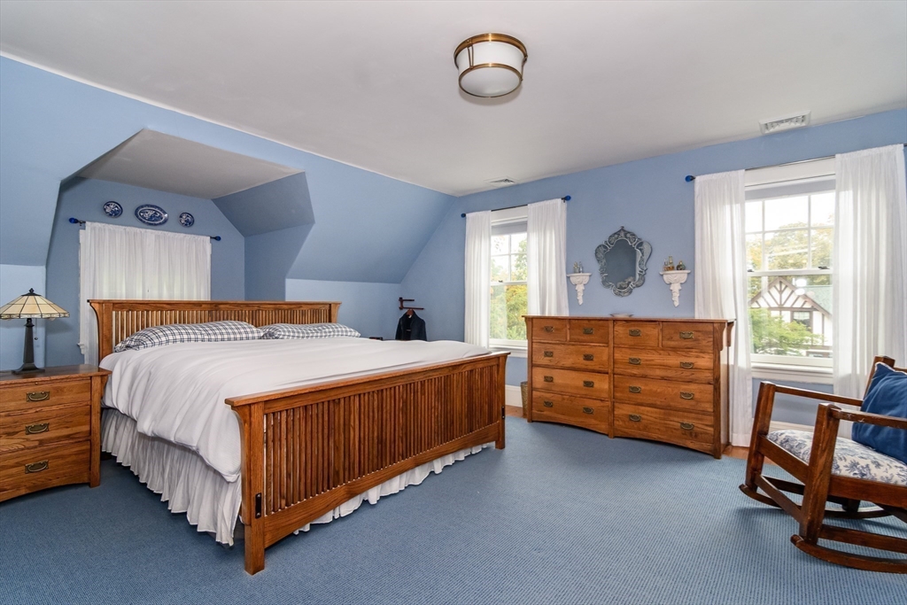 18 Eaton Court Wellesley, MA 02481 - Photo 23 of 27
