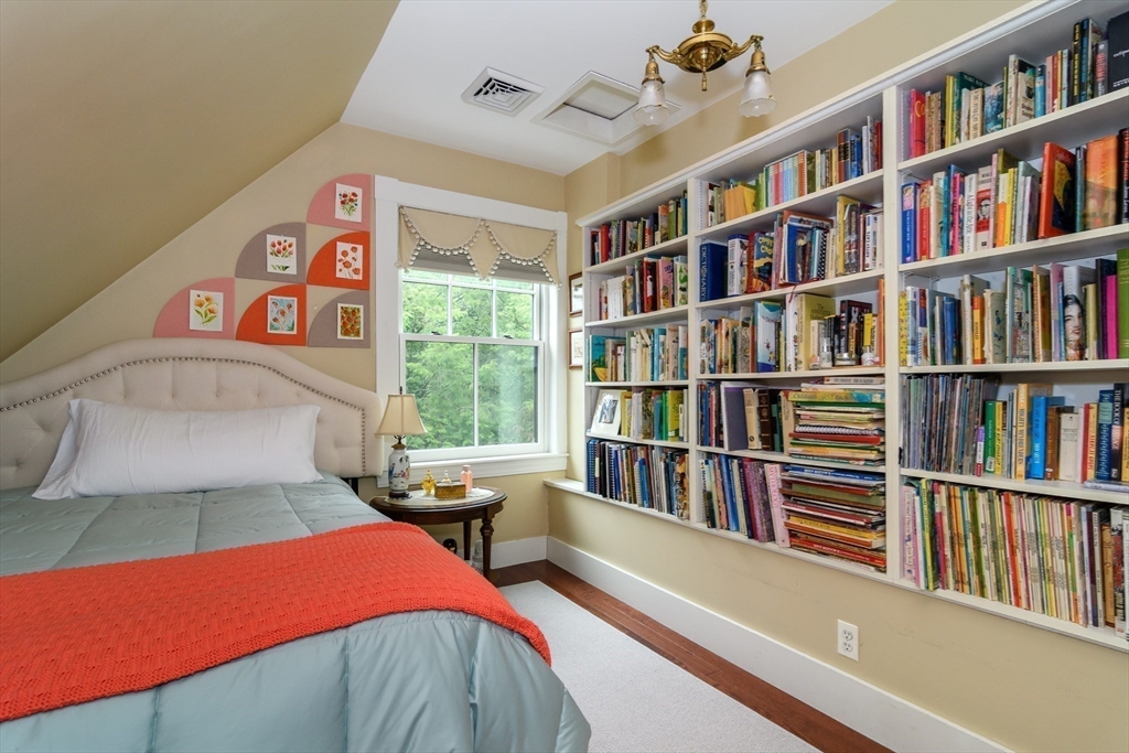 18 Eaton Court Wellesley, MA 02481 - Photo 24 of 27