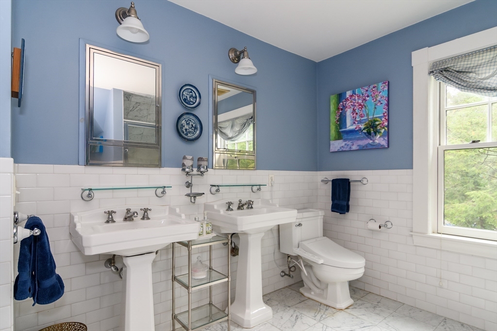 18 Eaton Court Wellesley, MA 02481 - Photo 25 of 27