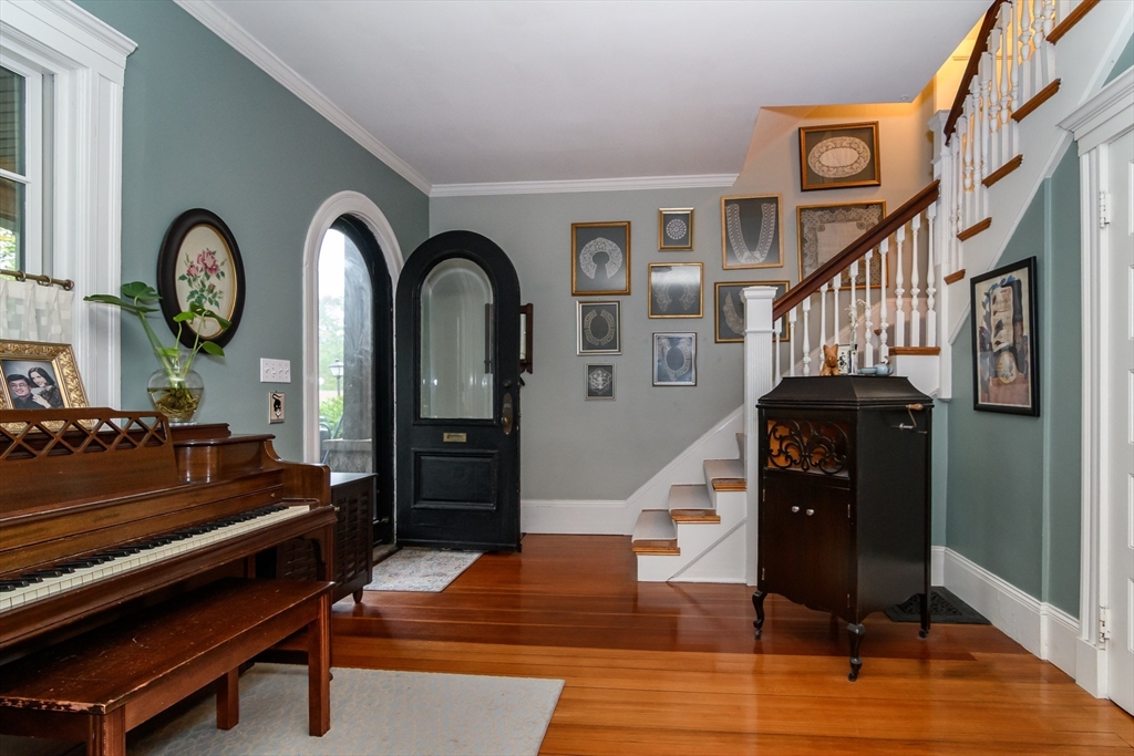 18 Eaton Court Wellesley, MA 02481 - Photo 3 of 27