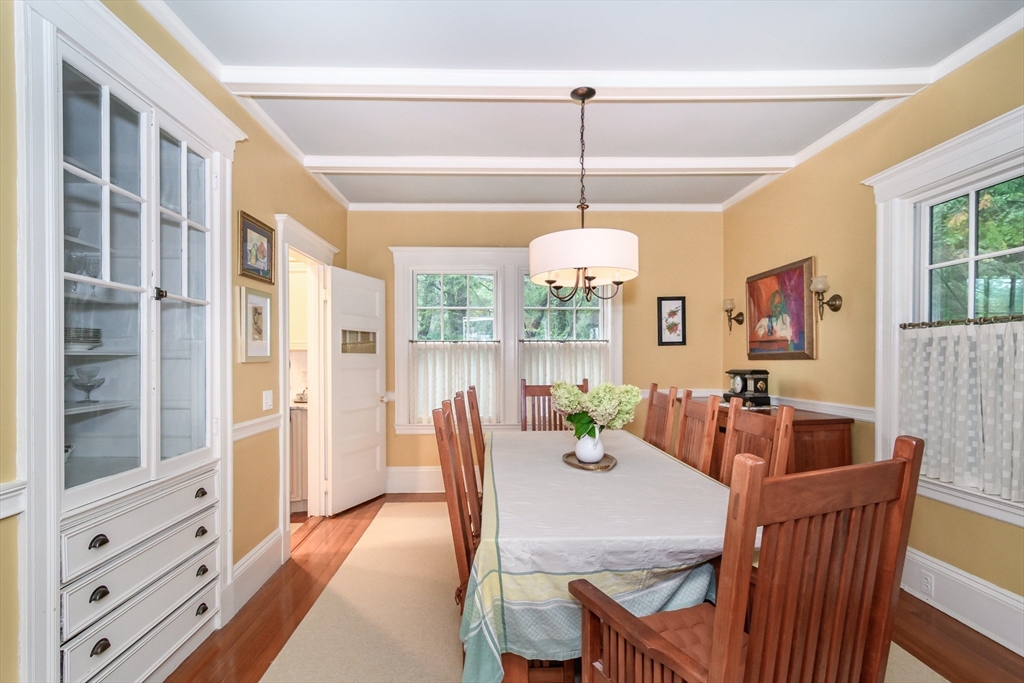 18 Eaton Court Wellesley, MA 02481 - Photo 6 of 27