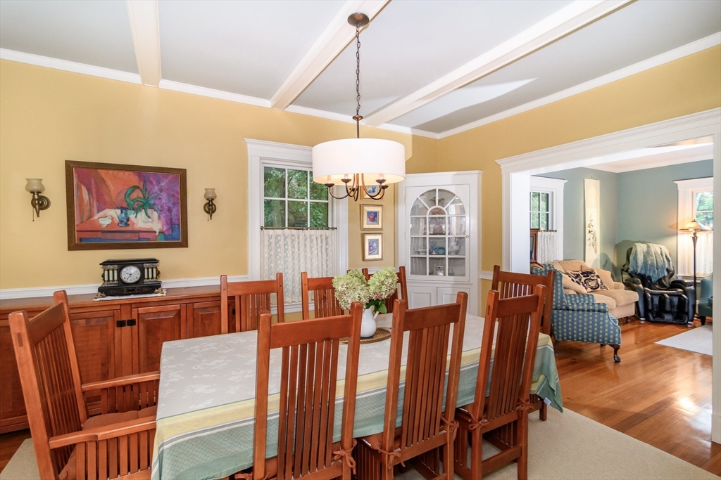 18 Eaton Court Wellesley, MA 02481 - Photo 7 of 27