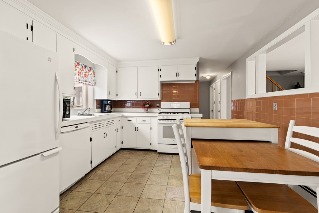 9 Davis Road Tewksbury, MA 01876 - Photo 19 of 36 Gallery Image 19
