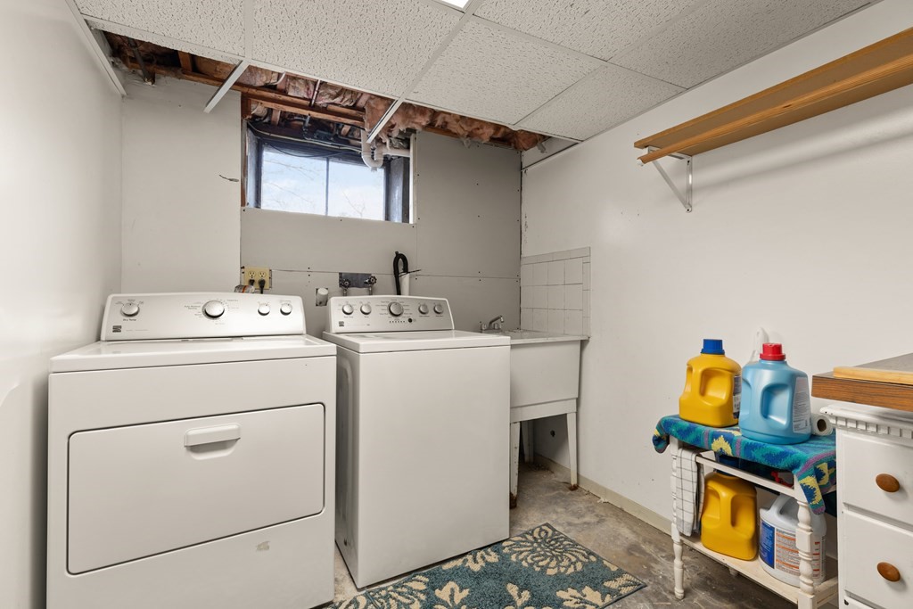 9 Davis Road Tewksbury, MA 01876 - Photo 28 of 36 Gallery Image 28