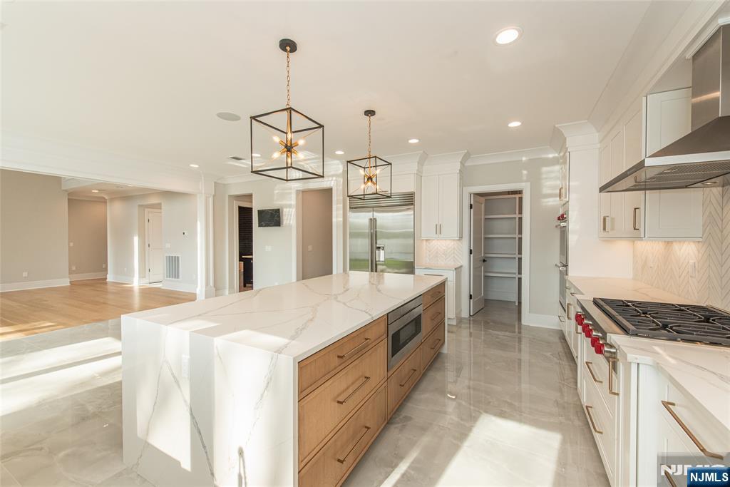 722 Erie Road Paramus, NJ 07652 - Photo 12 of 46