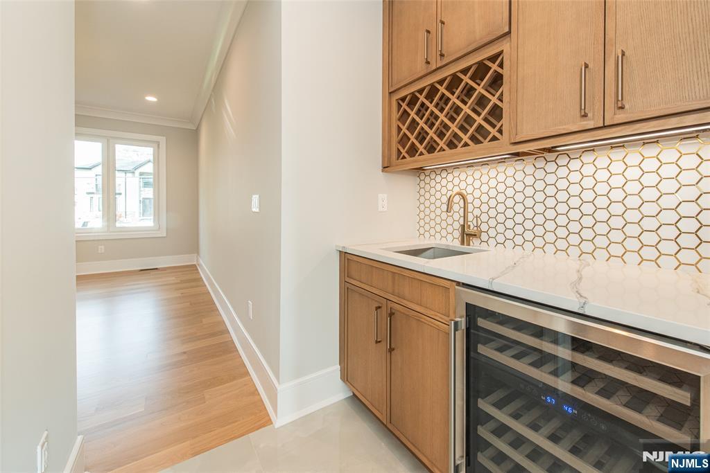 722 Erie Road Paramus, NJ 07652 - Photo 13 of 46