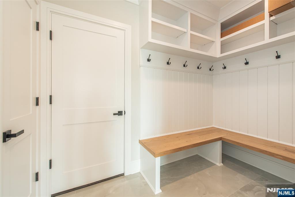 722 Erie Road Paramus, NJ 07652 - Photo 15 of 46