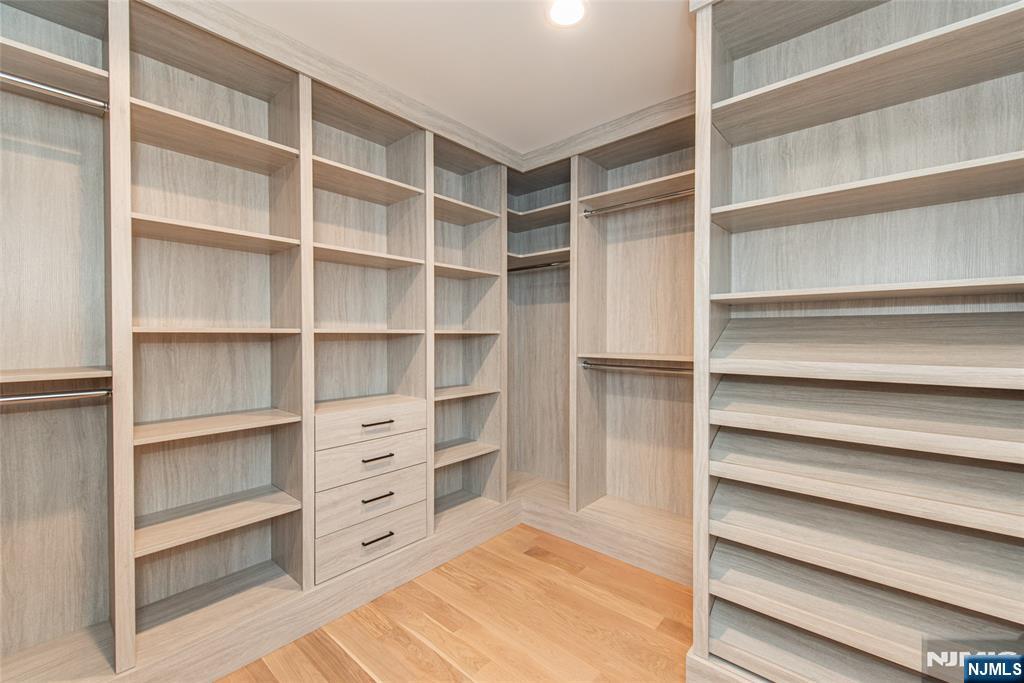 722 Erie Road Paramus, NJ 07652 - Photo 24 of 46