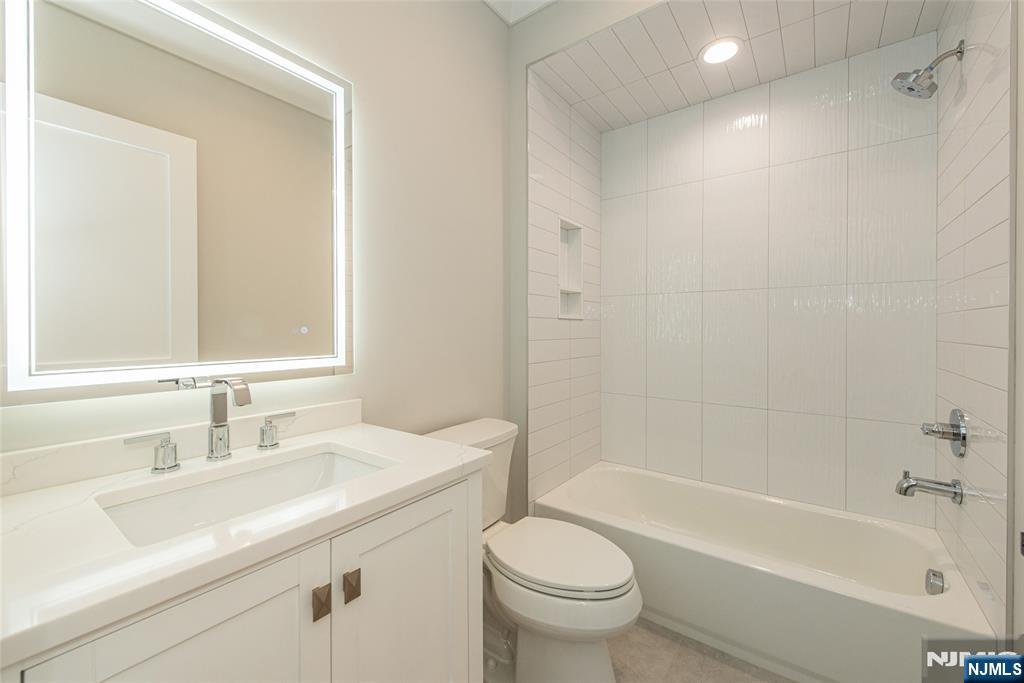 722 Erie Road Paramus, NJ 07652 - Photo 29 of 46