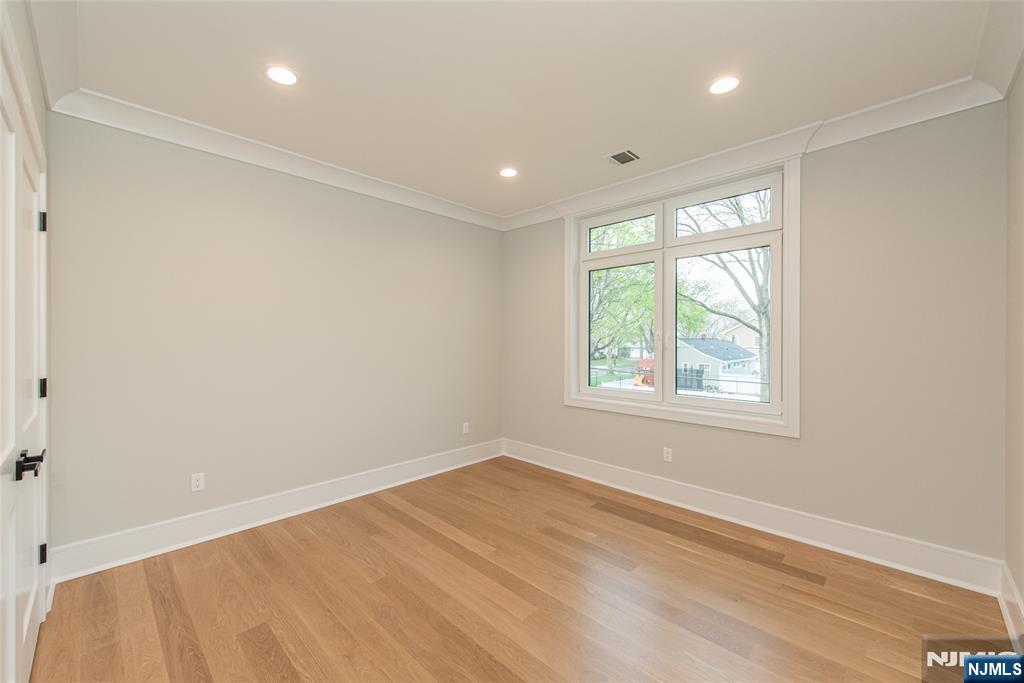 722 Erie Road Paramus, NJ 07652 - Photo 32 of 46