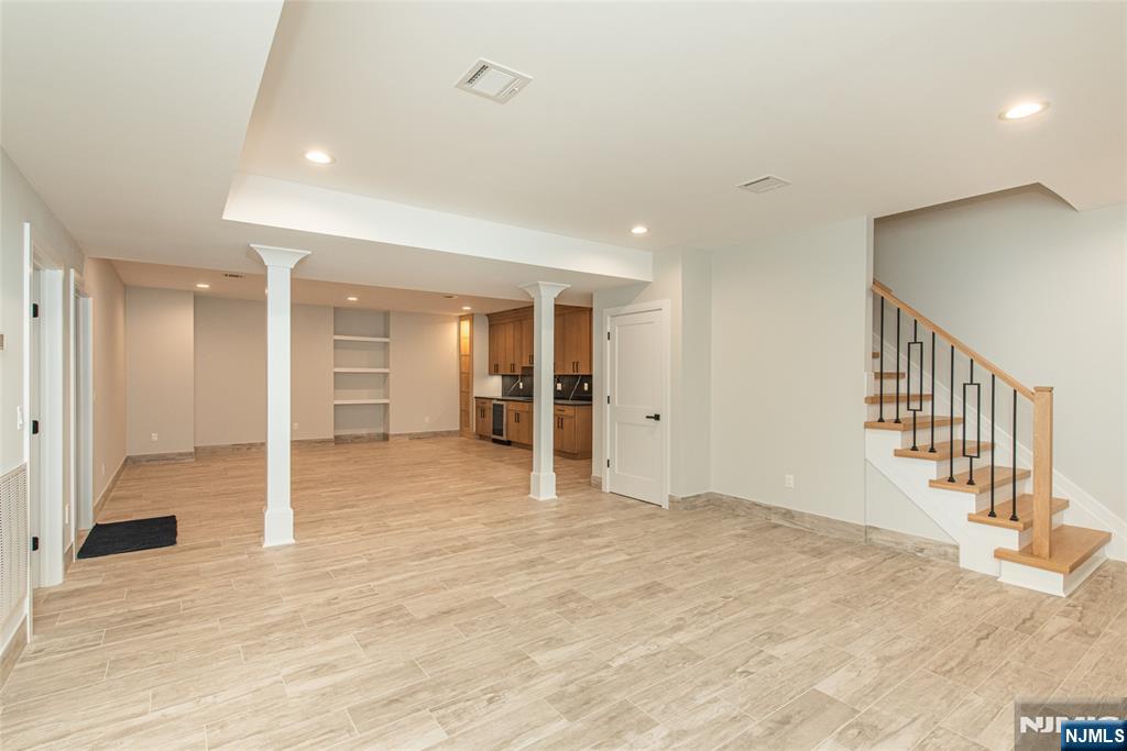 722 Erie Road Paramus, NJ 07652 - Photo 33 of 46