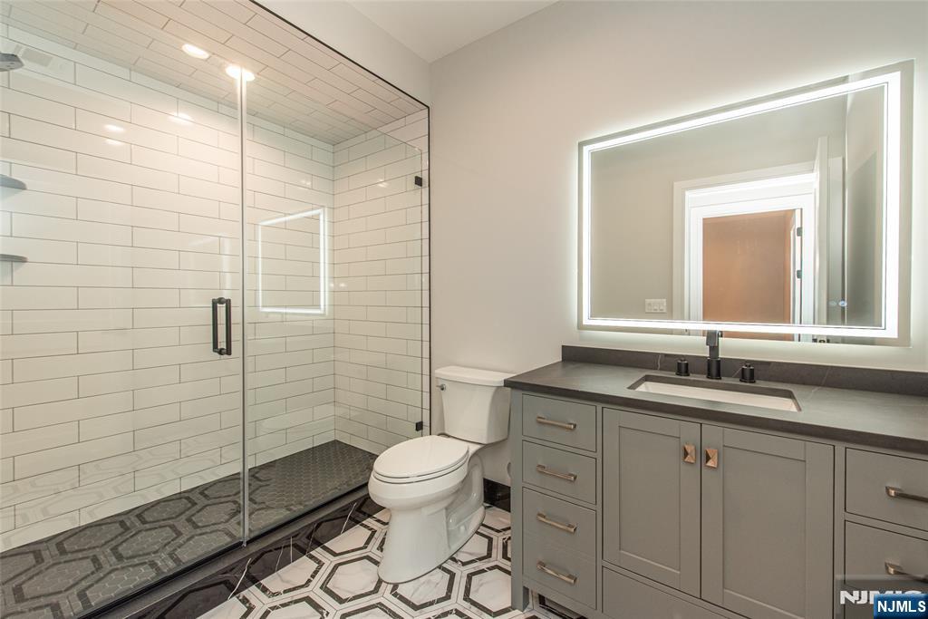 722 Erie Road Paramus, NJ 07652 - Photo 36 of 46