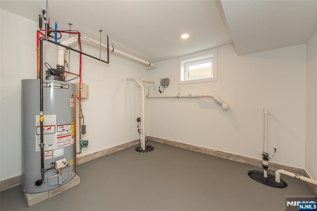 722 Erie Road Paramus, NJ 07652 - Photo 39 of 46