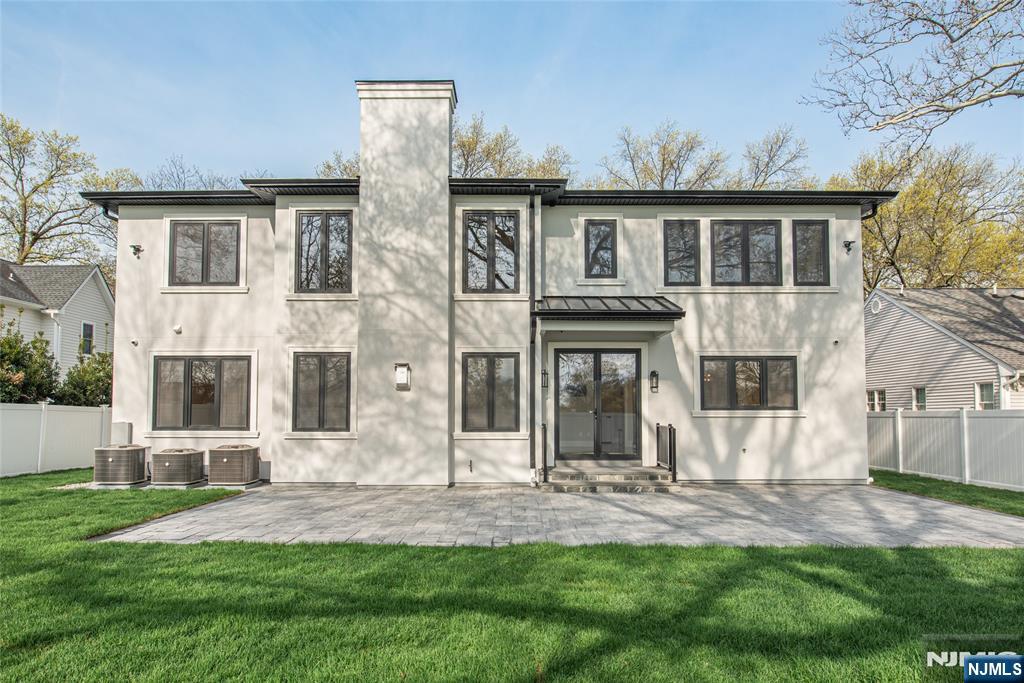 722 Erie Road Paramus, NJ 07652 - Photo 42 of 46