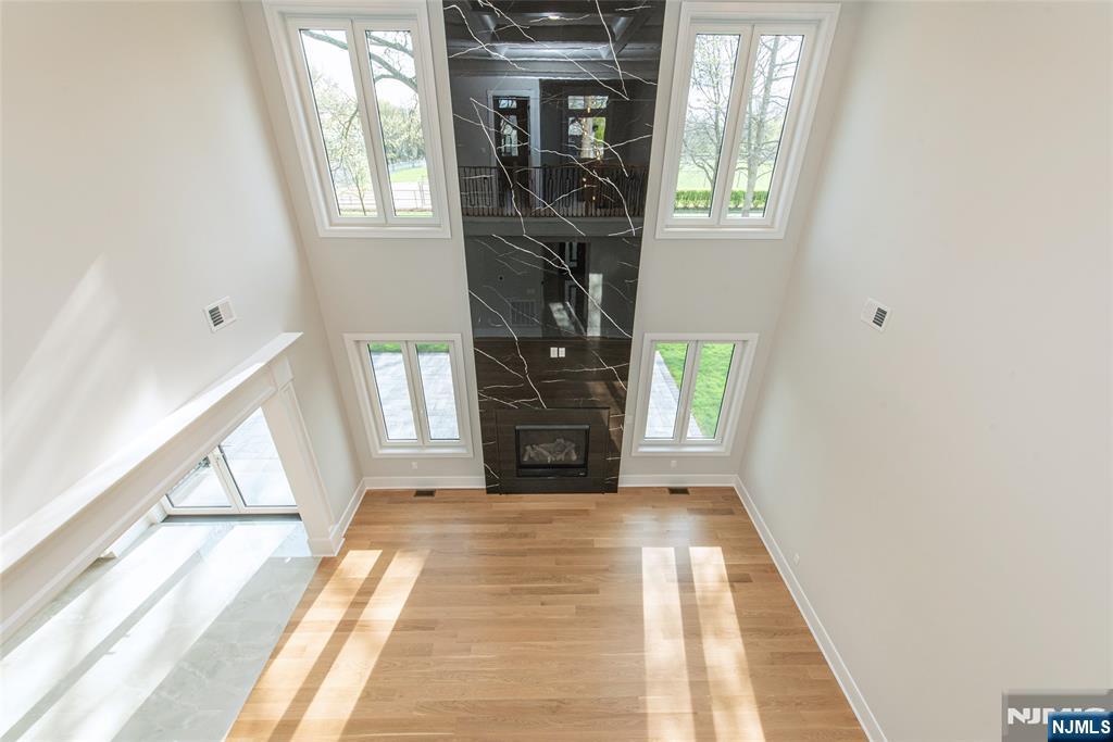 722 Erie Road Paramus, NJ 07652 - Photo 8 of 46