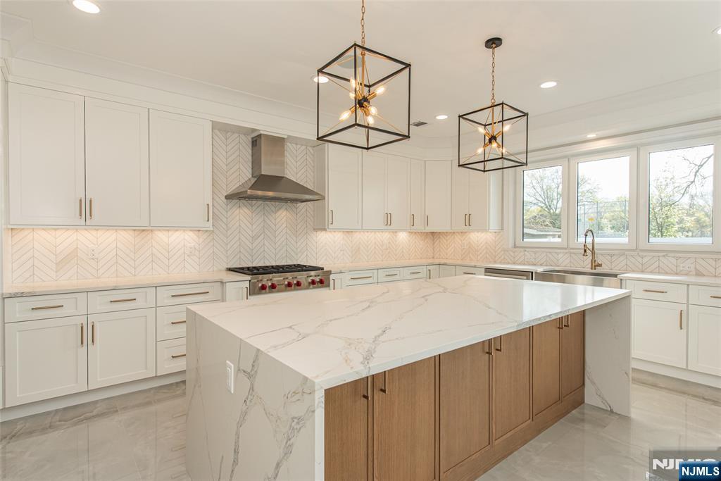 722 Erie Road Paramus, NJ 07652 - Photo 10 of 46