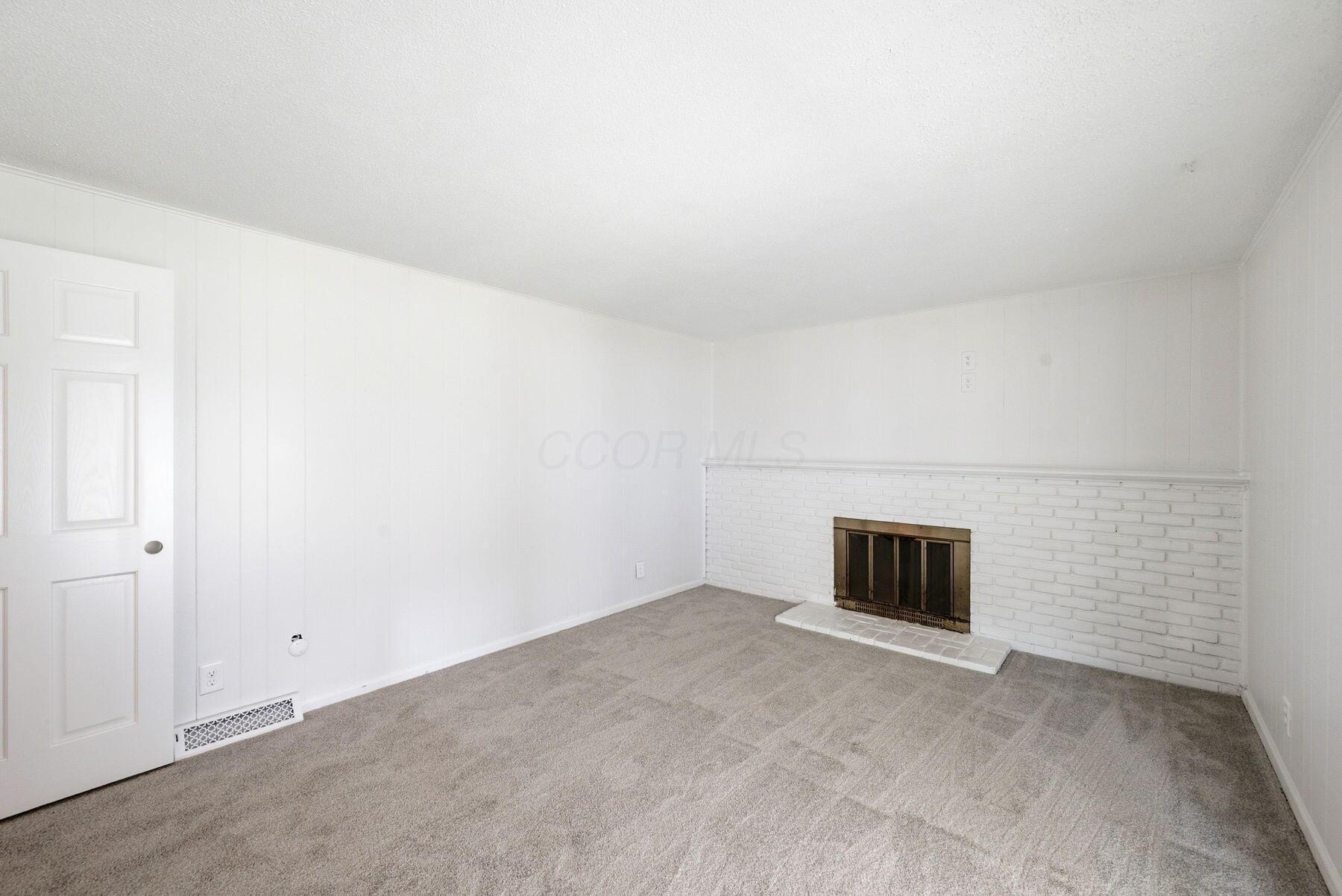 180 Landover Road Columbus, OH 43230 - Photo 36 of 60 1st floor family room- wbfp