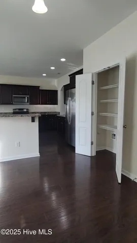 $2,275 | 114 Regatta Way, Sneads Ferry, NC 28460