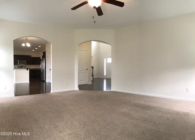 $2,275 | 114 Regatta Way, Sneads Ferry, NC 28460