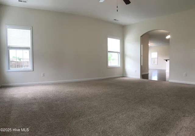 $2,275 | 114 Regatta Way, Sneads Ferry, NC 28460