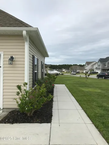 $2,275 | 114 Regatta Way, Sneads Ferry, NC 28460