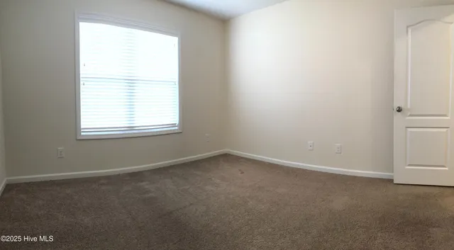 $2,275 | 114 Regatta Way, Sneads Ferry, NC 28460