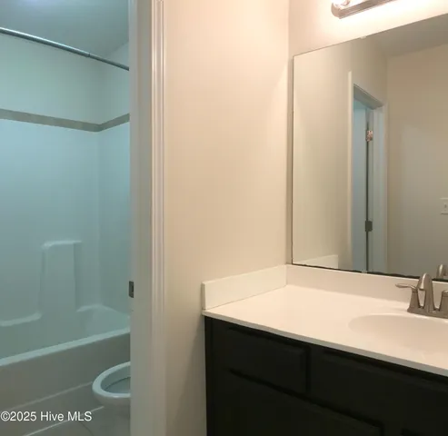 $2,275 | 114 Regatta Way, Sneads Ferry, NC 28460