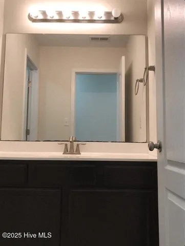 $2,275 | 114 Regatta Way, Sneads Ferry, NC 28460