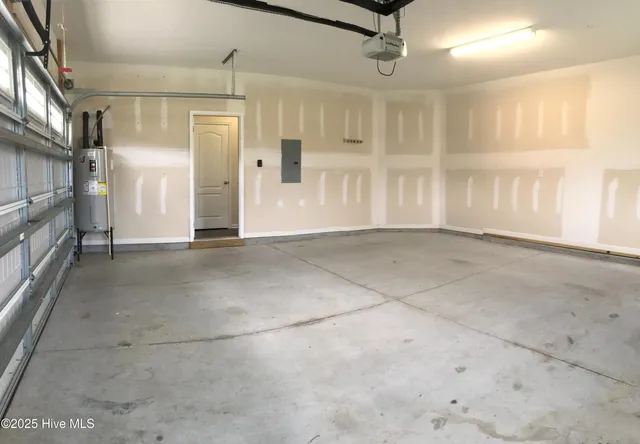 $2,275 | 114 Regatta Way, Sneads Ferry, NC 28460