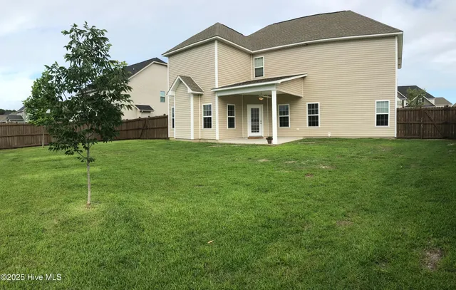 $2,275 | 114 Regatta Way, Sneads Ferry, NC 28460