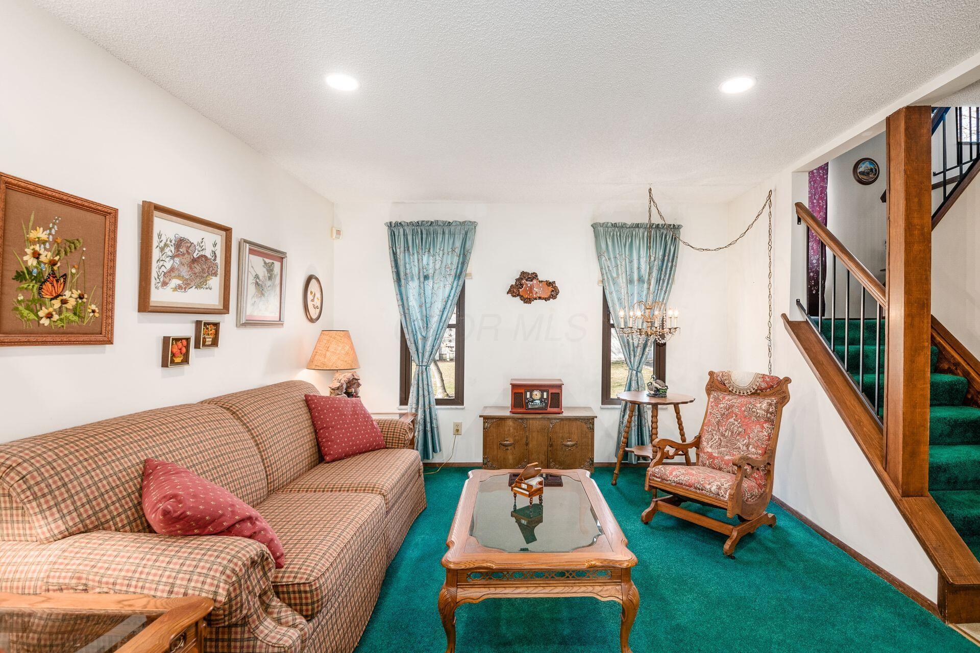 6226 Roxburgh Court Columbus, OH 43213 - Photo 9 of 41 009_ Ct Columbus OH 43213 USA
