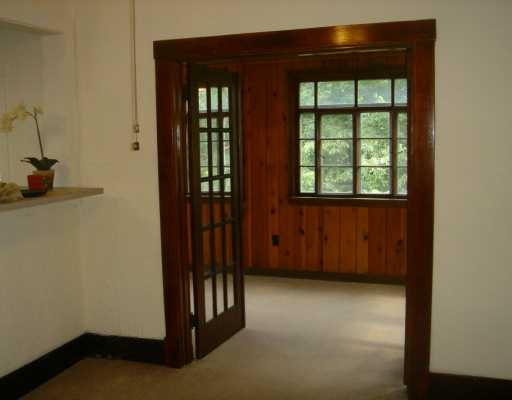 504 Parallel Pittsburgh, PA 15210 - Photo 3 of 8 Dining Room.