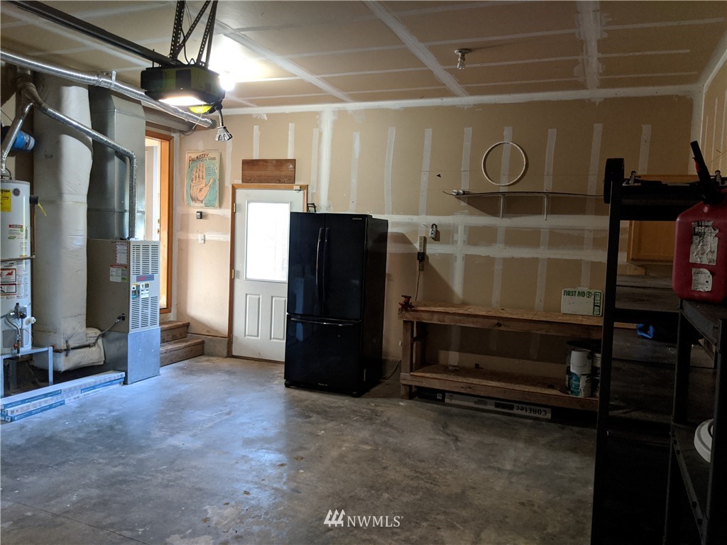 3224 Locust Avenue Bellingham, WA 98225 - Photo 25 of 28 a view of utility room