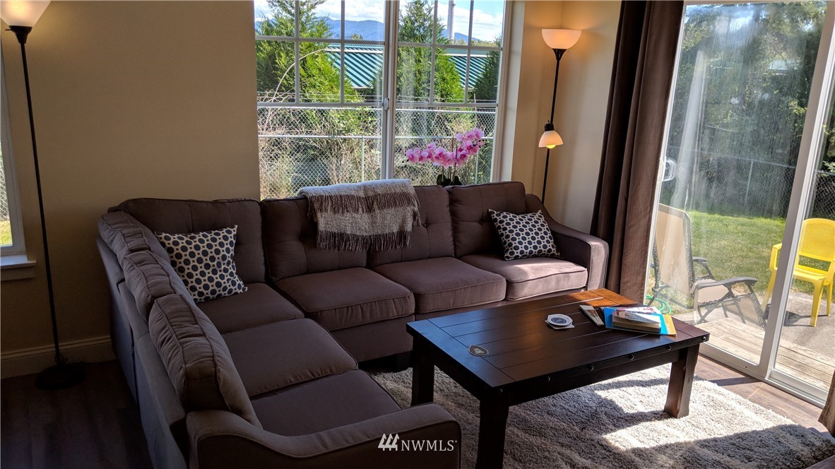 3224 Locust Avenue Bellingham, WA 98225 - Photo 28 of 28 a living room with furniture and a window