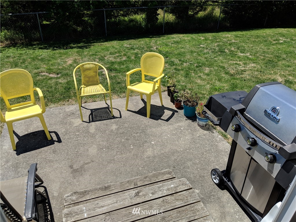 3224 Locust Avenue Bellingham, WA 98225 - Photo 4 of 28 a view of outdoor space and seating area