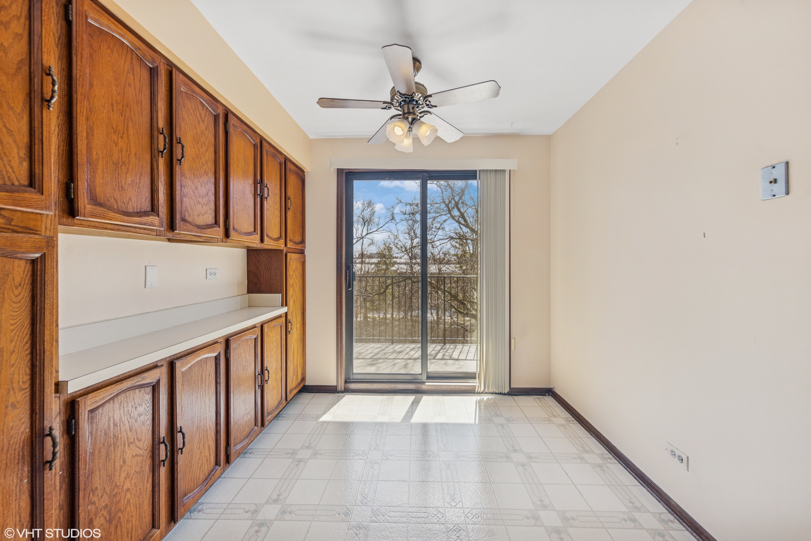 1-s150 Spring Road, Unit 4I Oak Brook, IL 60181 - Photo 8 of 20 Gallery Image 8