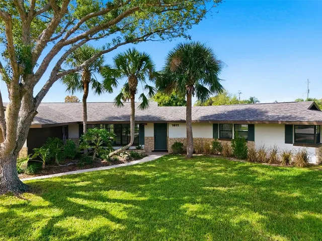 $440,000 | 1611 Canal Court, Tavares, FL 32778