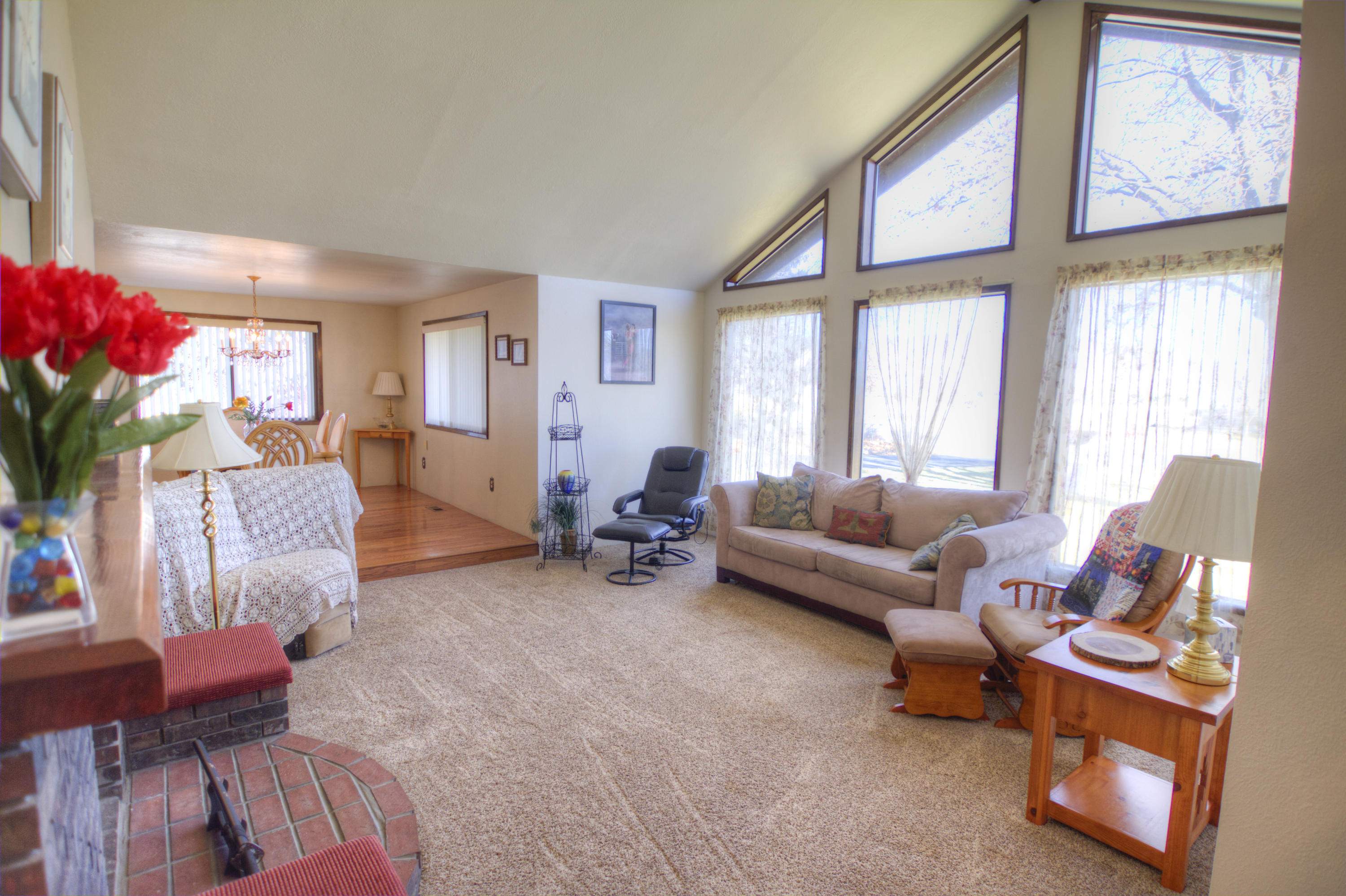 6518 Reeder Road Klamath Falls, OR 97603 - Photo 4 of 25 a living room with furniture and a large window