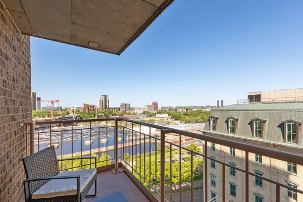 $2,795 | 401 South 1st Street, Unit 902, Minneapolis, MN 55401