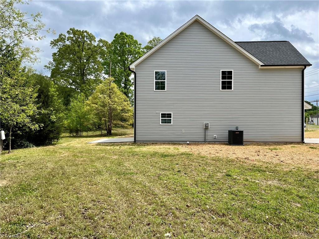 1533 Skeet Club Road High Point, NC 27265 - Photo 5 of 38 Gallery Image 5